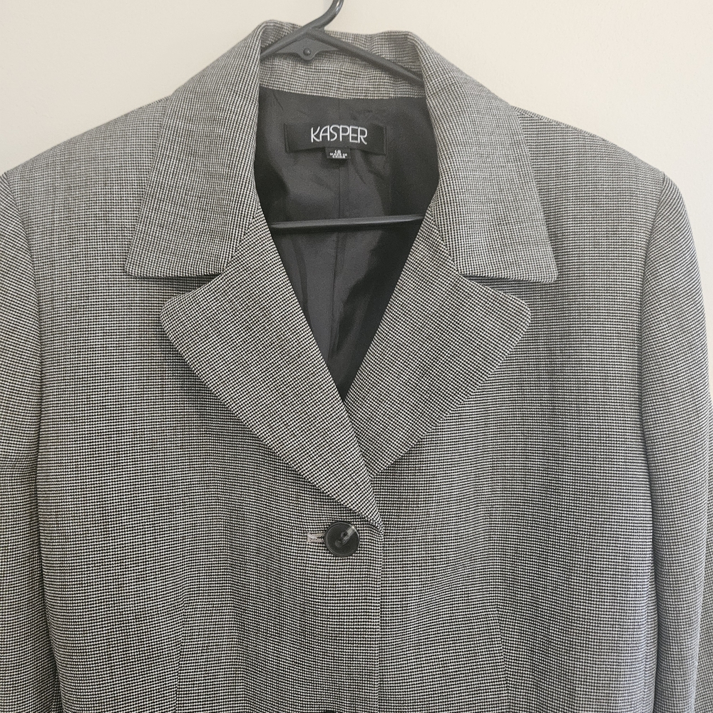 Kasper Women's Size 18 Gray Skirt Set Faux Pockets